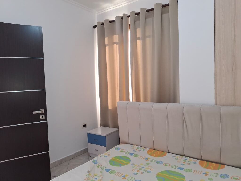 Apt 1+1+Ballkon te Pallatet Derveni, Rruga e Qelqit (Uji dhe administrimi i perfshire ne cmim) (JO AGJENSI)
