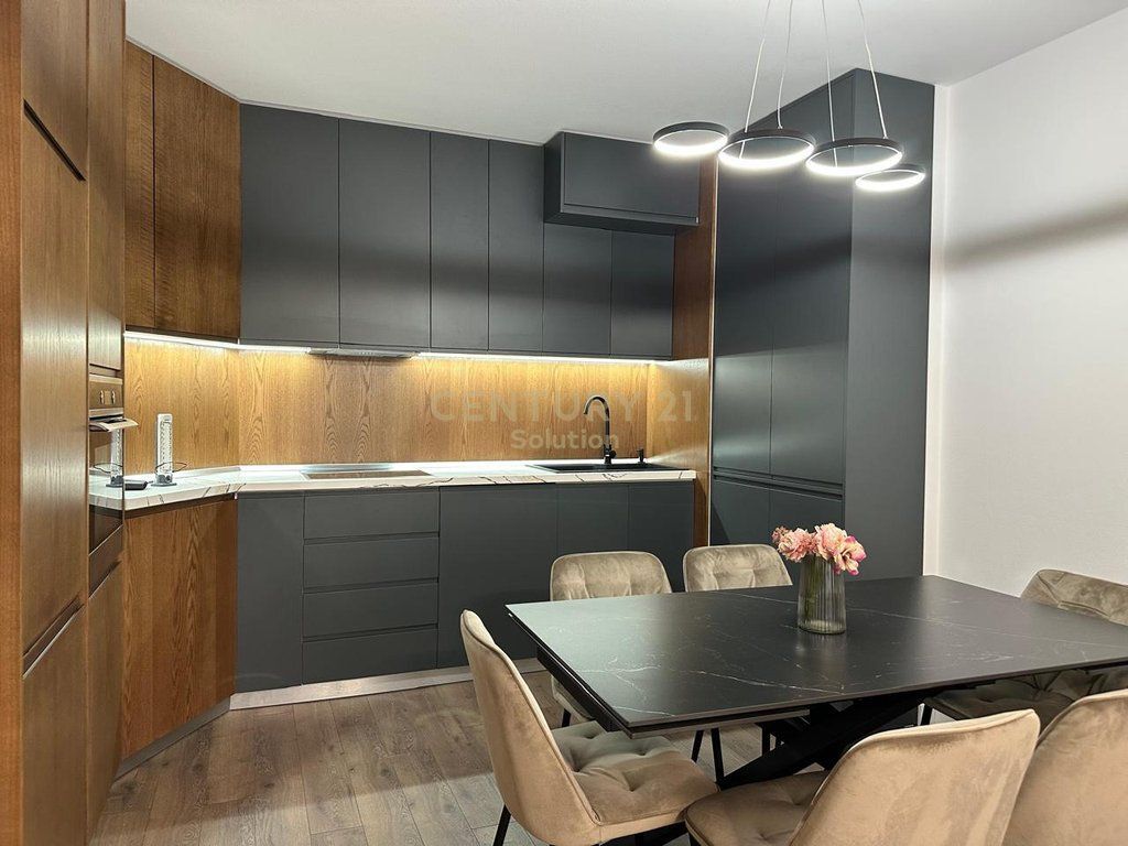 JAPIM ME QIRA APARTAMENT MODERN 2+1+2 TUALETE PRANE OZONE, ASTIR!