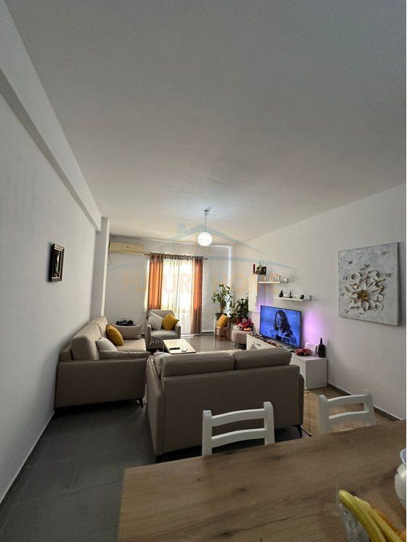 Shitet Apartament 2+1 , Yzberisht