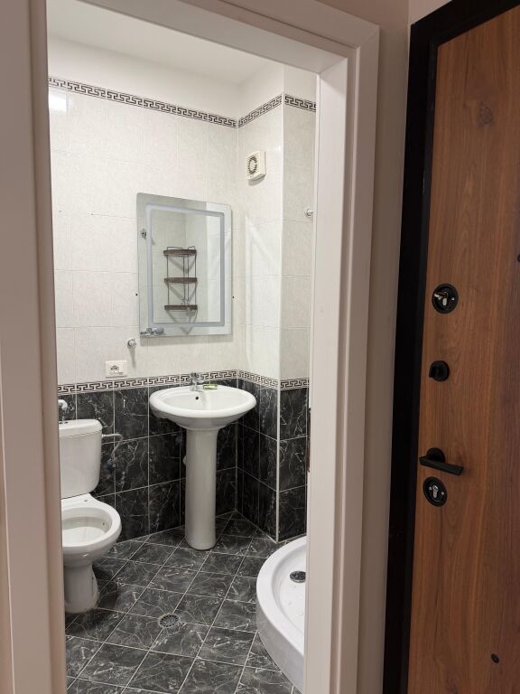 🏠Apartment 2+1 for rent 📍In the Yzberisht area behind Grand Gallery ✨ The apartment has never been lived in before, fully furnished and everything is new 🛌✨ 💶Price: 600€