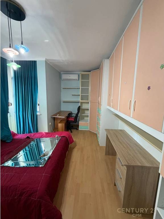 Appartamento 2+1+2 in affitto nella zona di Blloku 1.200 € /Mese