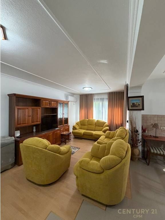Appartamento 2+1+2 in affitto nella zona di Blloku 1.200 € /Mese