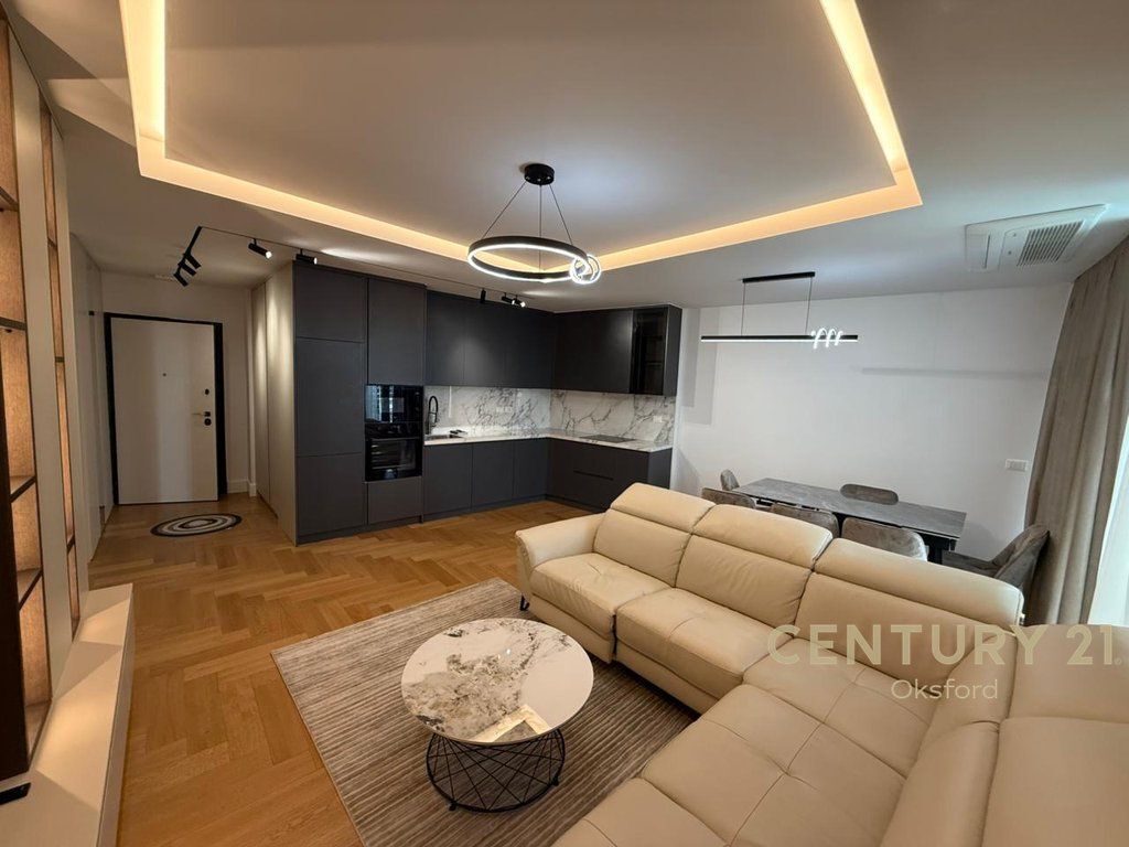 JAPIM ME QIRA APARTAMENT LUKSOZ POST PARKIMI TEK REZIDENCA LAKE VIEW! 2,300 € /Muaj