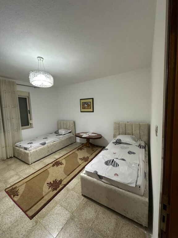 Casa privata di un piano in affitto nella zona Jordan Misja