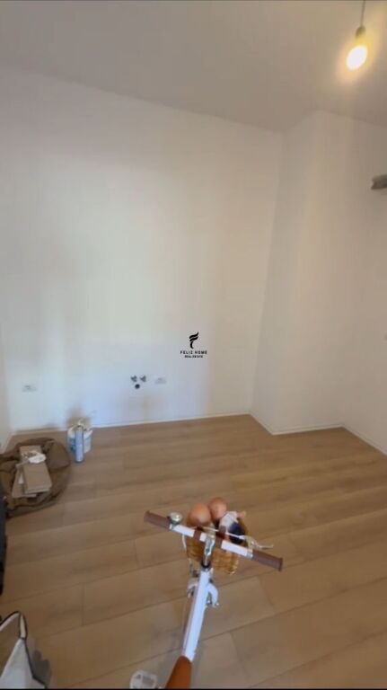 UFFICIO IN AFFITTO 60M2 NUOVO MERCATO 75.000 LEKE FH-71965
