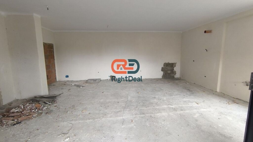 In Via Elbasan, Vendesi Super Appartamento 3+1+2 Con Spazi Ampi In Vendita !!!