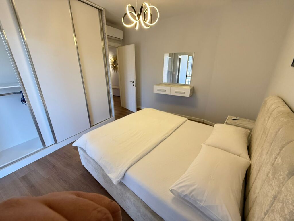 Apartament Me Qera 2+1+2 Tek Rruga e Barrikadave (ID B2201844) Tirane