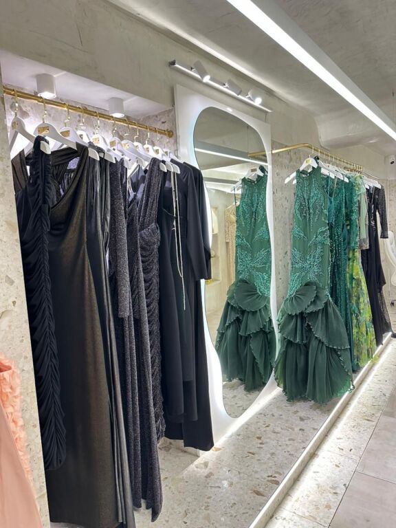 💎 SHITET BIZNESI (BUTIK) – ISH-BLLOK, RRUGË KRYESORE