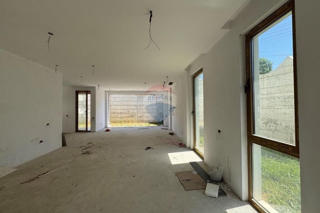Vilë - Për Shitje - Rezidenca Luleborë, Tiranë(ID: 530261056-266)