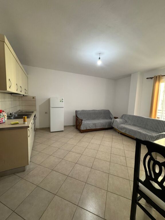 APARTAMENT PER QERA ASTIR
