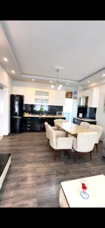 Shitet, Apartament 2+1, Kopshti Zoologjik, Tiranë.
