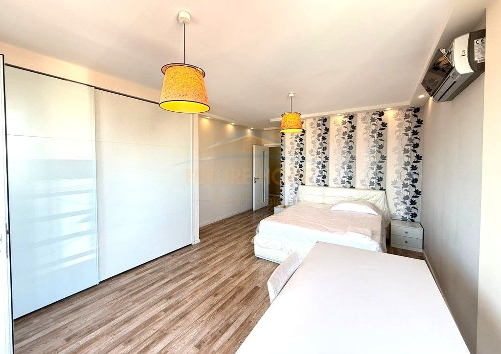 Shitet, Apartament 2+1+2, Selite