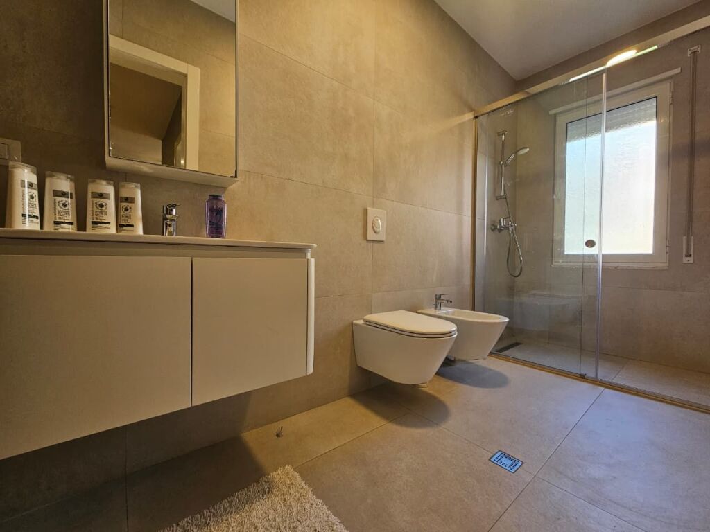 Apartament 1+1 per qira me post parkimi!