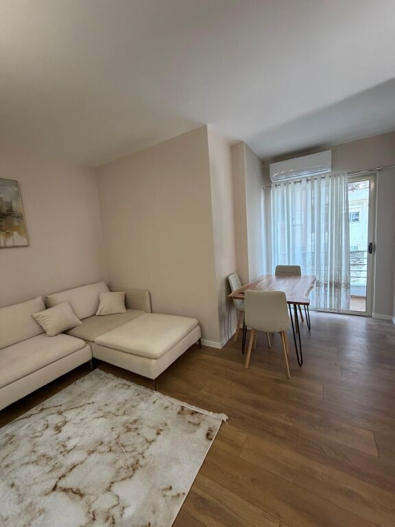 🏠Apartment 2+1 for rent 📍In the Yzberisht area behind Grand Gallery ✨ The apartment has never been lived in before, fully furnished and everything is new 🛌✨ 💶Price: 600€