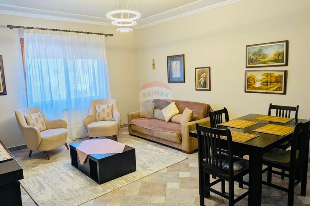 Apartament 1+1 me qera Bulevardi Bajram Curri