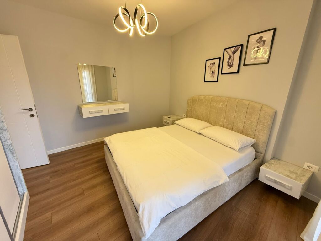 Apartament Me Qera 2+1+2 Tek Rruga e Barrikadave (ID B2201844) Tirane