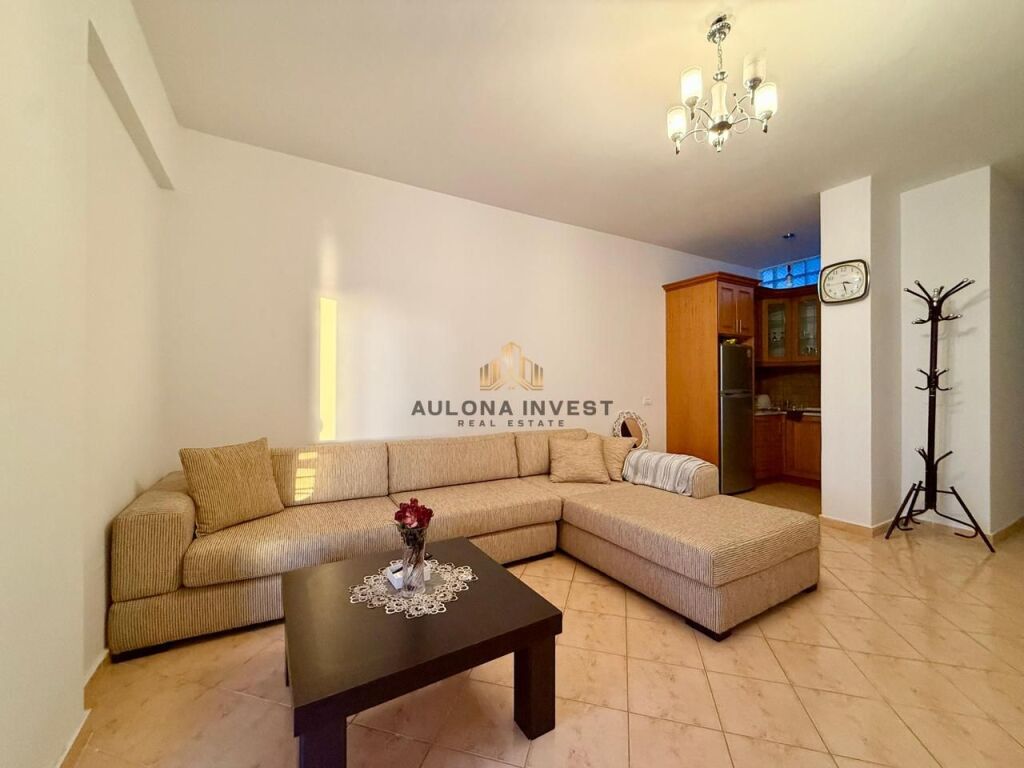 APARTAMENT 1+1 ME QERA AFATGJATE ME PAMJE DETI, LUNGOMARE-VLORE