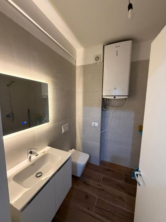 Apartament 1+1 per qira te univers city