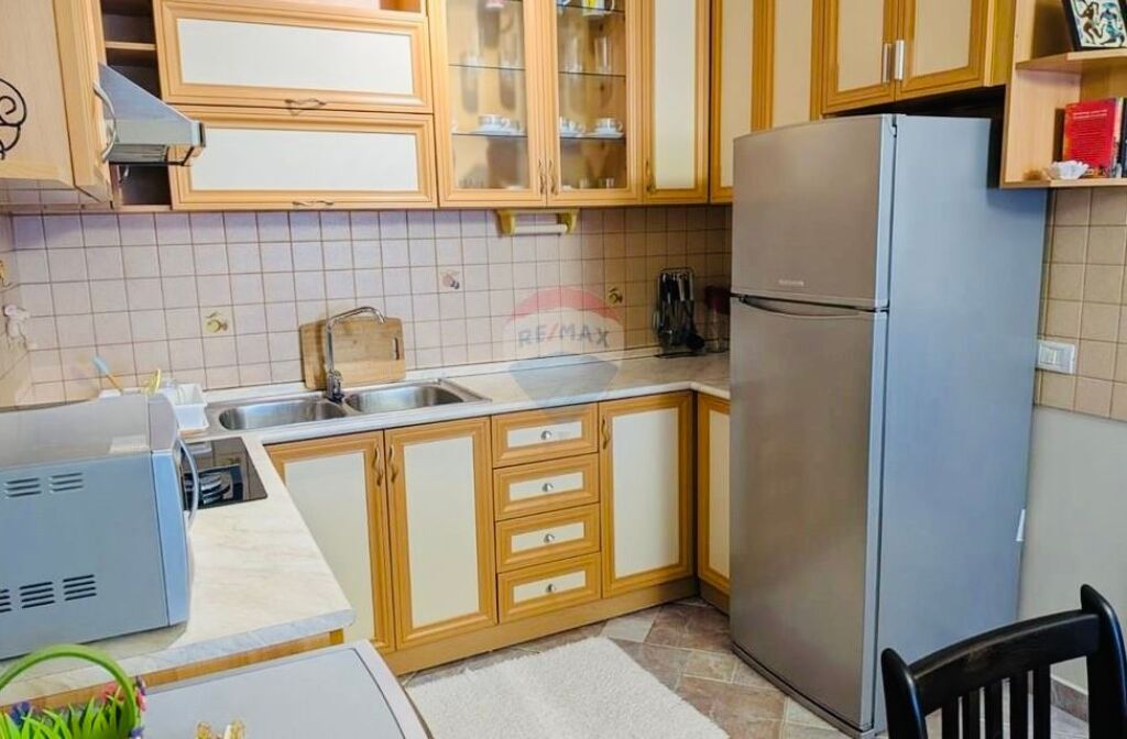 Apartament 1+1 me qera Bulevardi Bajram Curri