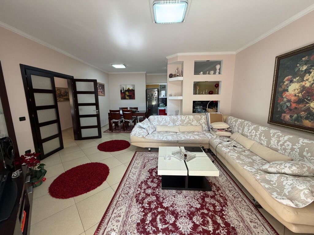 Apartament 3+1 në shitje te Rruga e Cipajve Vlore (Gjergj Arianiti)