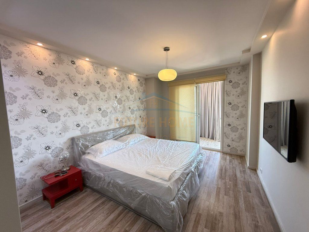 Shitet, Apartament 2+1+2, Selite