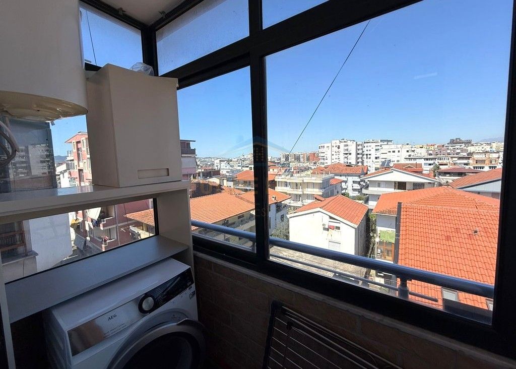 Shitet, Apartament 2+1+2, Selite