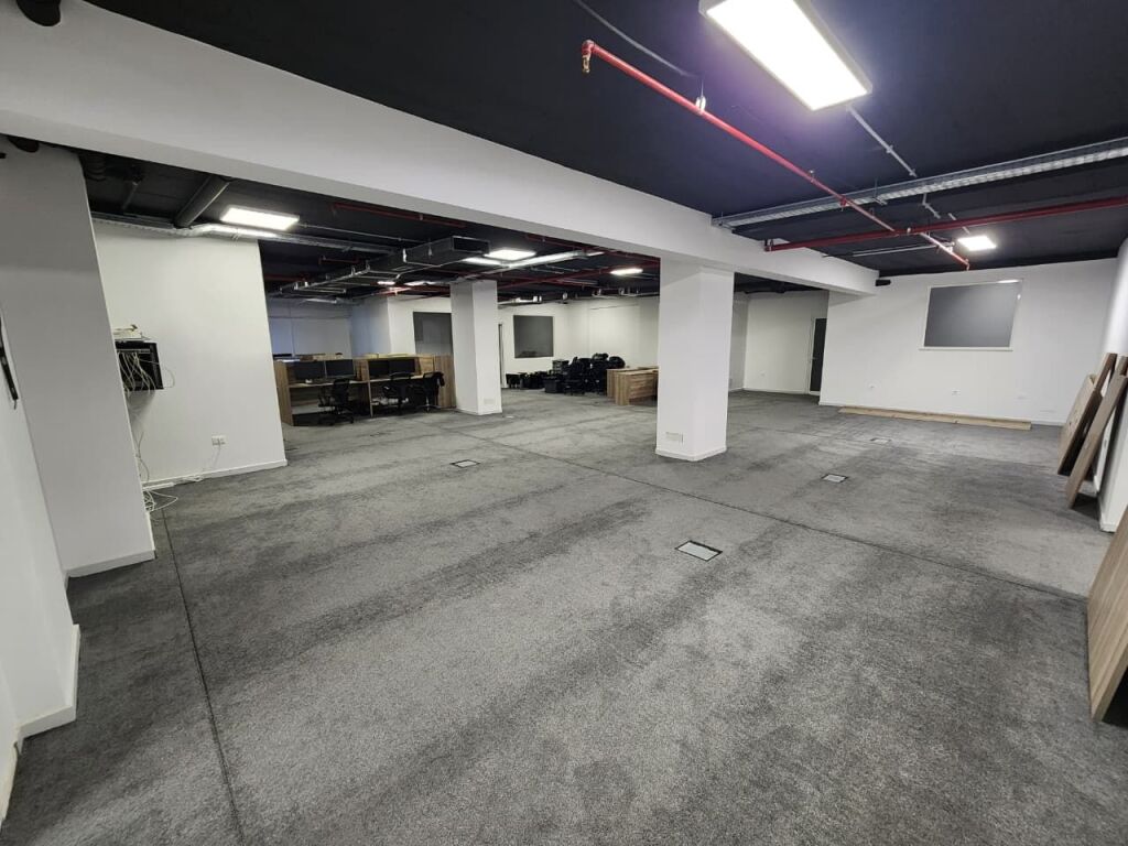 💫Zyrë Elitare me Qira ( Rruga Elbasanit - Fakulteti Ekonomik📍) 300m² ( KATI 0) Open Space 🔥🔥 2000€ NETO 💶💶