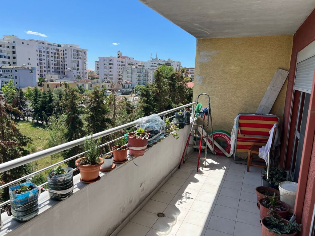 Durres  Jepet me Qera Apartament 2+1+2 Banjo +2 Ballkone i Mobiluar