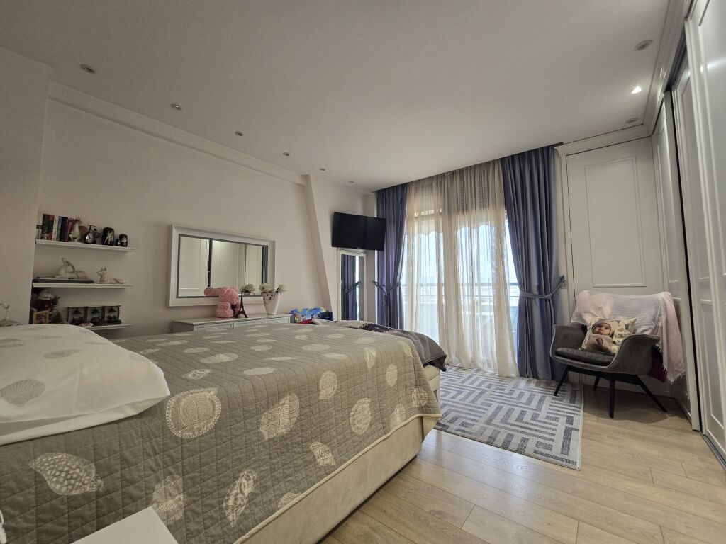 Apartment 2+1+2+Balconies+Parking Space for Rent at Vila Gold