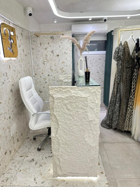 💎 SHITET BIZNESI (BUTIK) – ISH-BLLOK, RRUGË KRYESORE