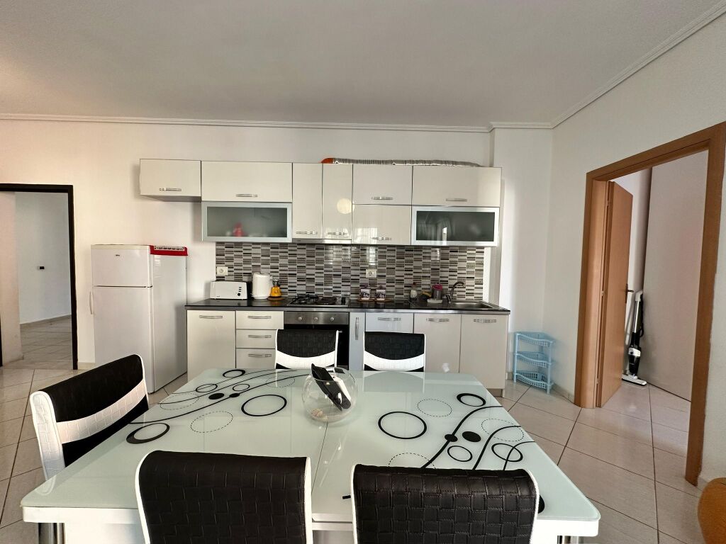 Jepet me qira vjetore Apartament Lungomare, Vlorë (Brooklyn Bar)