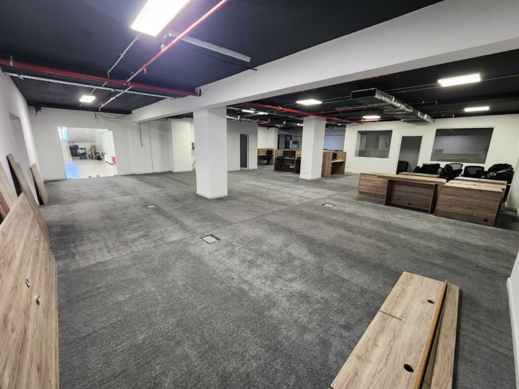💫Zyrë Elitare me Qira ( Rruga Elbasanit - Fakulteti Ekonomik📍) 300m² ( KATI 0) Open Space 🔥🔥 2000€ NETO 💶💶