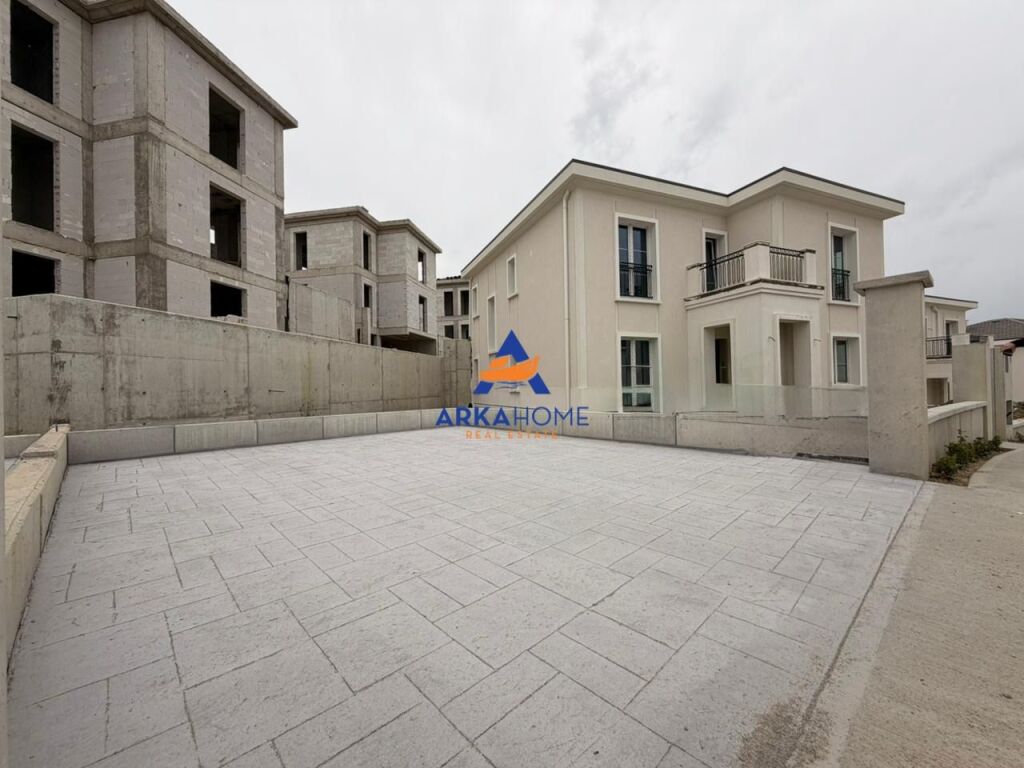 SHITET SUPER VILE "TE ROLLING HILLS LIQENI" 890.000 EURO