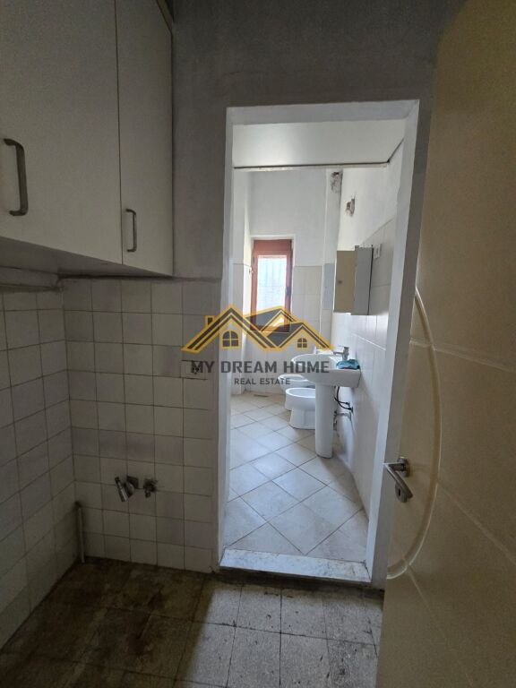 Apartament 3+1 për Qira Qender, Durrës