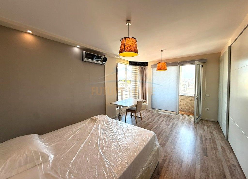 Shitet, Apartament 2+1+2, Selite