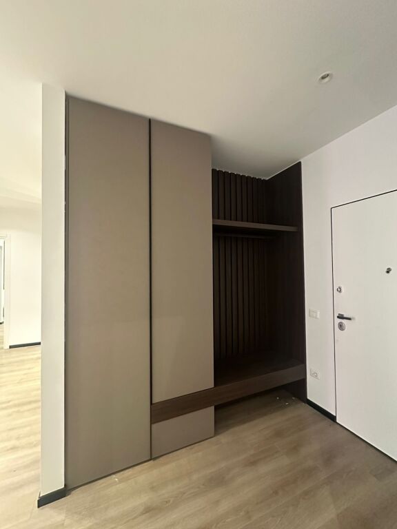 Jepet me qira apartament modern 2+1+2 pranë Lion Park, në një nga zonat më të kërkuara, shumë afër stadiumit Air Albania.