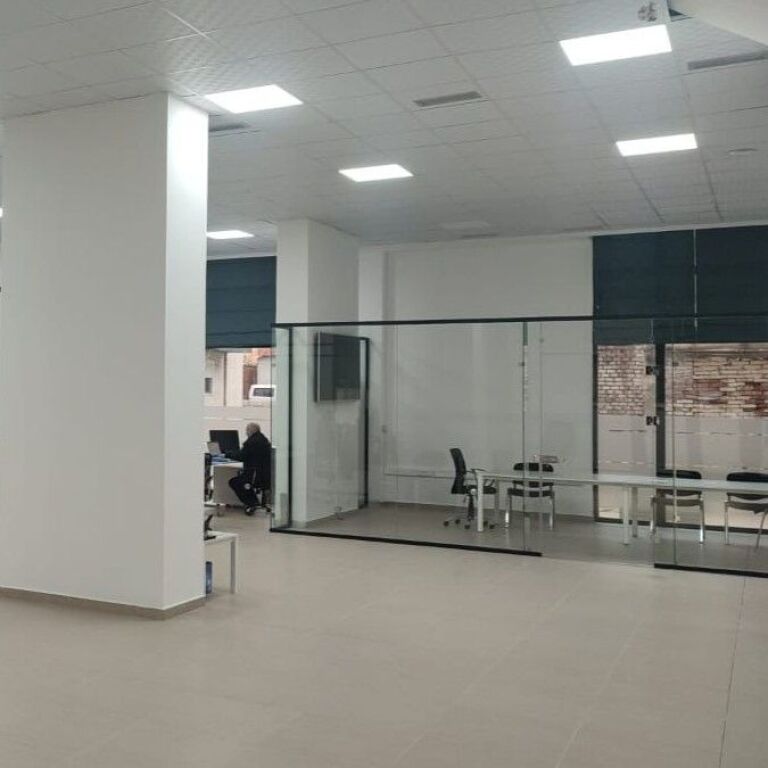 🏢 Vendesi Commerciale in Vendita 420 m² Premium – Via delle Barricate ✨