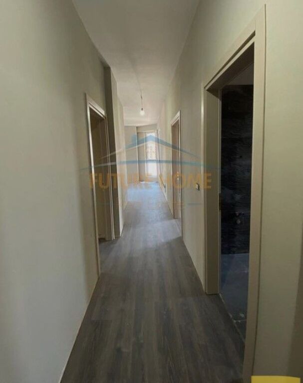 In vendita, Appartamento 3+1+2, Komuna e Parisit, Tirana.