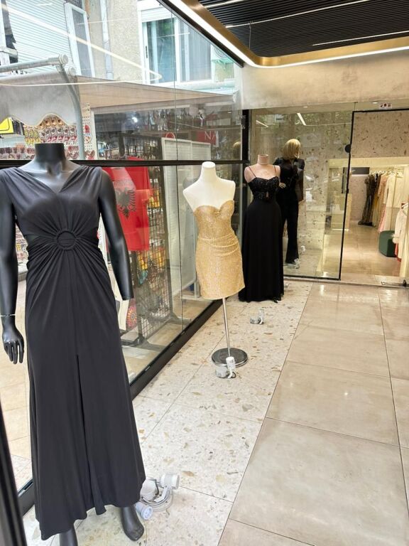 💎 SHITET BIZNESI (BUTIK) – ISH-BLLOK, RRUGË KRYESORE