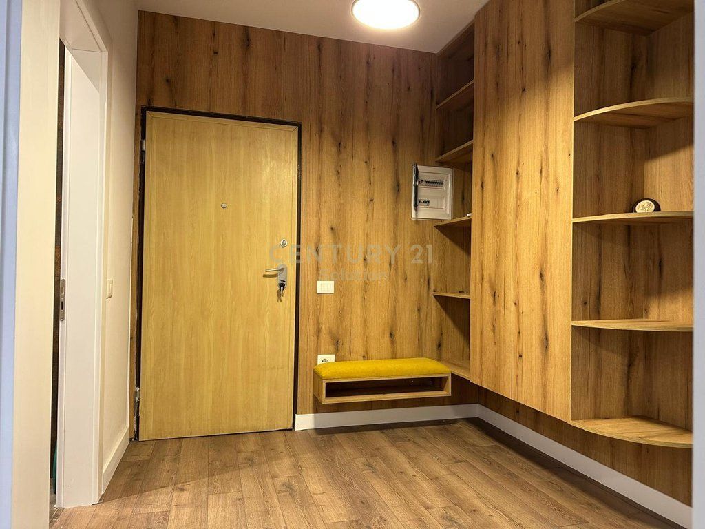 JAPIM ME QIRA APARTAMENT MODERN 2+1+2 TUALETE PRANE OZONE, ASTIR! 700 € /Muaj