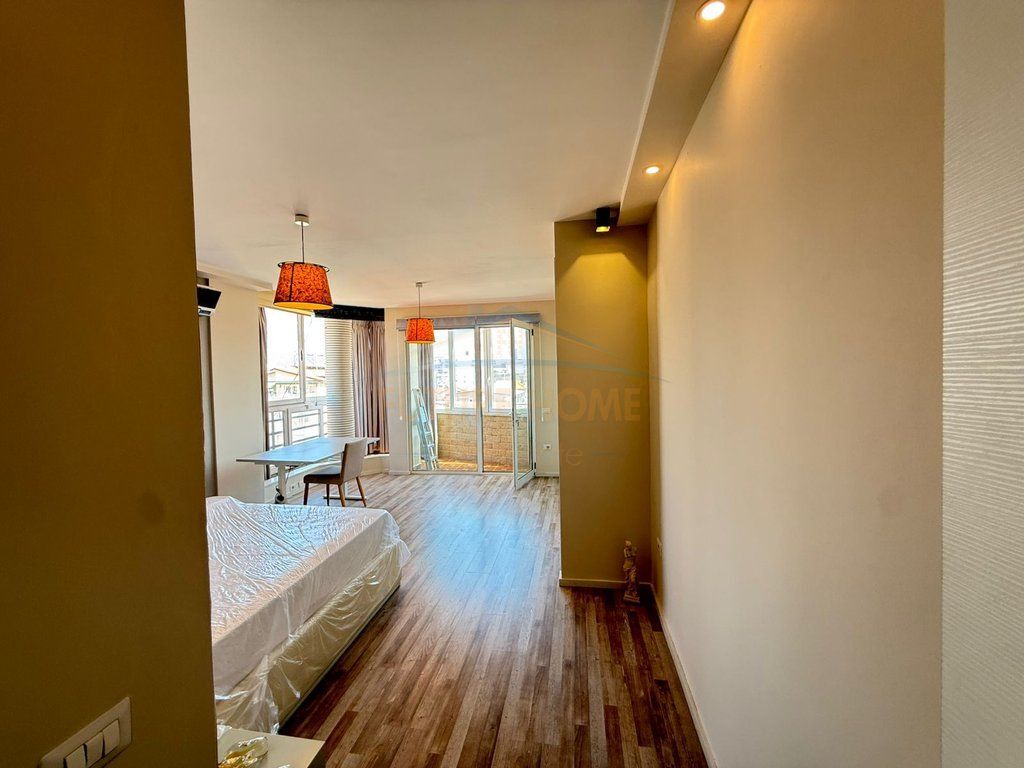 Shitet, Apartament 2+1+2, Selite