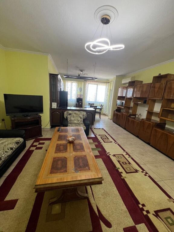 Apartament 2+1+2 per shitje Pazari i Ri !