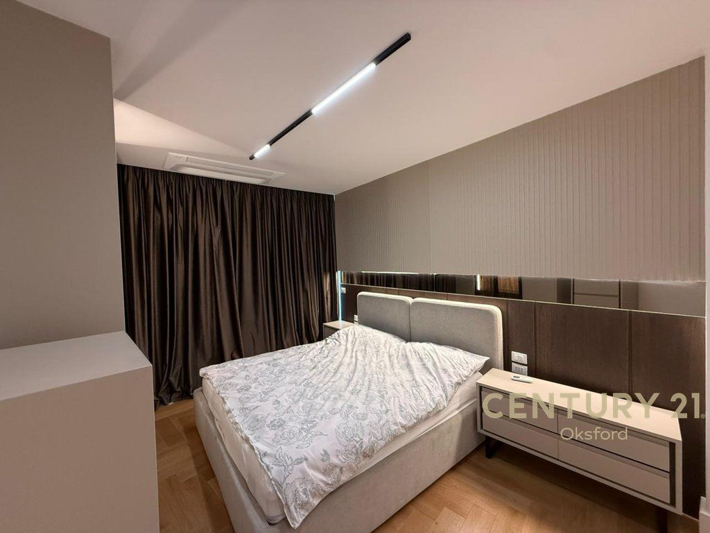 JAPIM ME QIRA APARTAMENT LUKSOZ POST PARKIMI TEK REZIDENCA LAKE VIEW! 2,300 € /Muaj