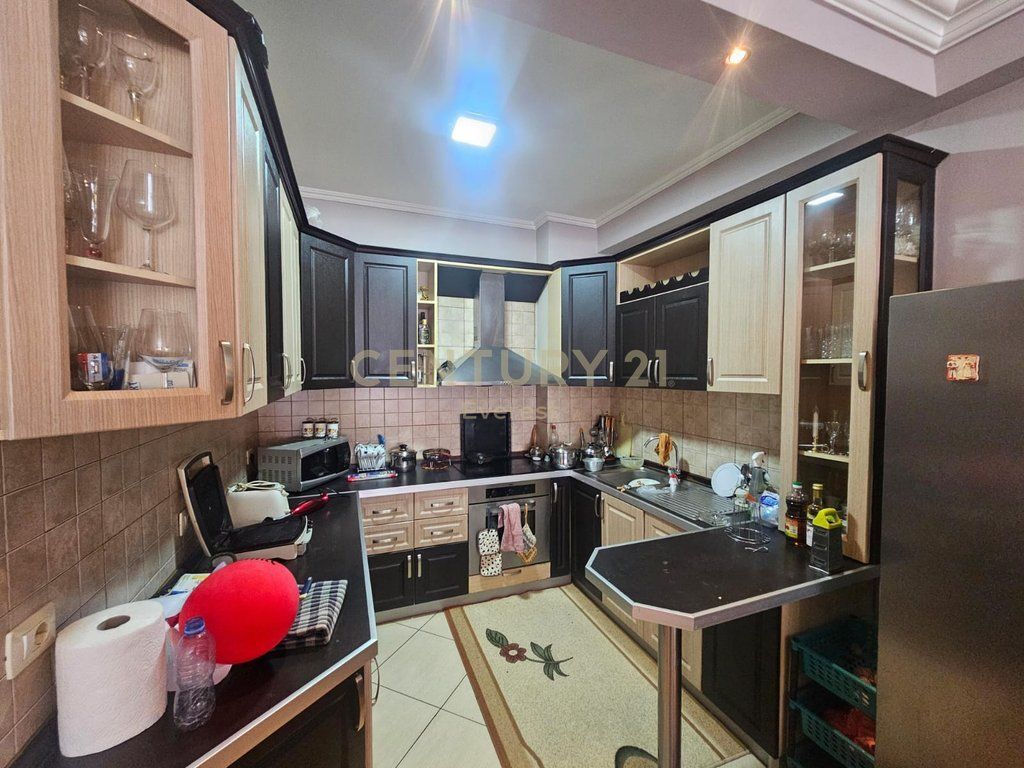 Apartament 3+1+2 per shitje ne Astir