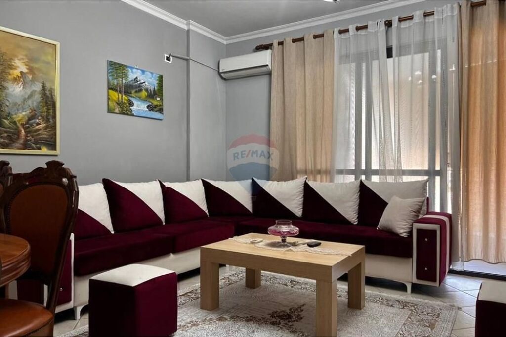 Apartament 2+1 me qira te Ish Tregu Elektrik!