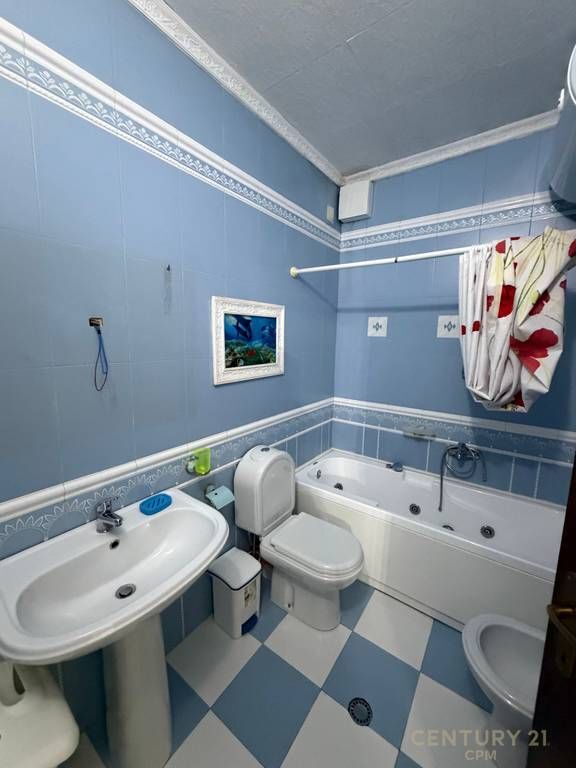 Appartamento 2+1+2 in affitto nella zona di Blloku 1.200 € /Mese