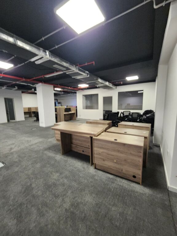 💫Zyrë Elitare me Qira ( Rruga Elbasanit - Fakulteti Ekonomik📍) 300m² ( KATI 0) Open Space 🔥🔥 2000€ NETO 💶💶