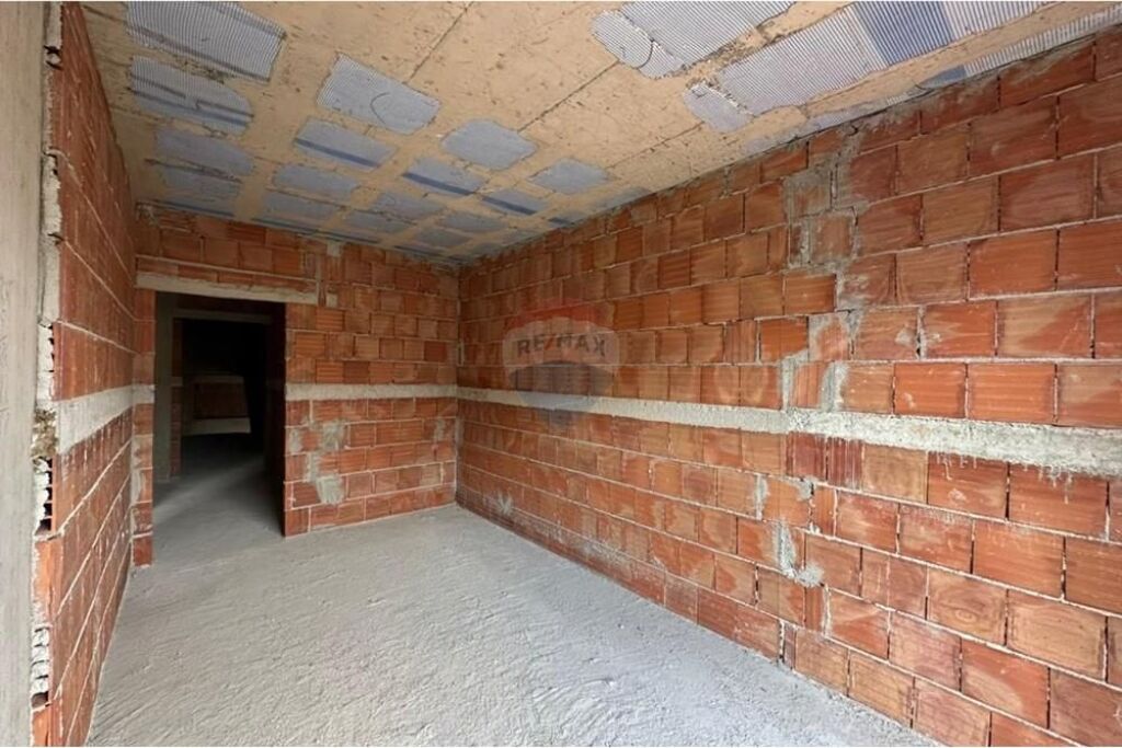 APARTAMENT 1+1 PER SHITJE TEK FUSHA E AVIACIONIT