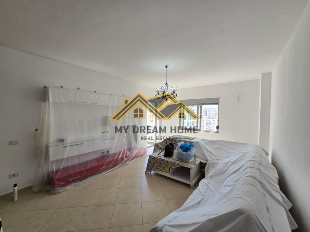 VENDESI APPARTAMENTO 1+1 CENTRO DURRËS