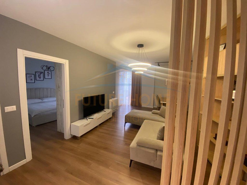 Qira, Apartament 2+1+2, Pazari i Ri, Tiranë.